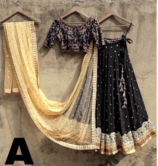 Lehenga : Four Side Embroidery Lace work On Duppta