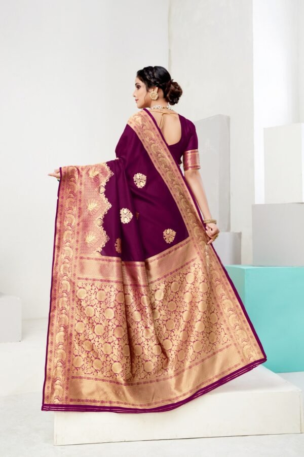 60 gm Blooming Silk Saree