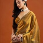 free-gold-qvidya-unstitched-original-imahcxzphdztumgt