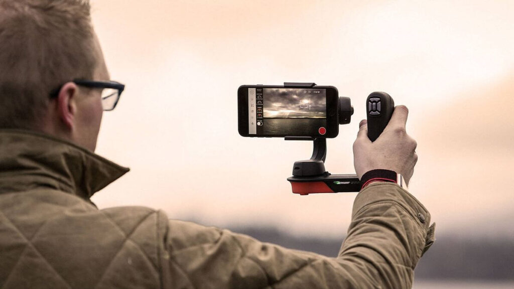 Best Smartphone Gimbal 2026: Insta360 Flow 2 Pro vs. DJI Osmo Mobile 7P